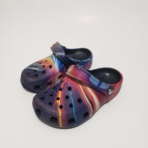 Crocs Kids' Classic Meta Scape Clog T  Deep Navy / Multi US KID'S C 10 Maintaine